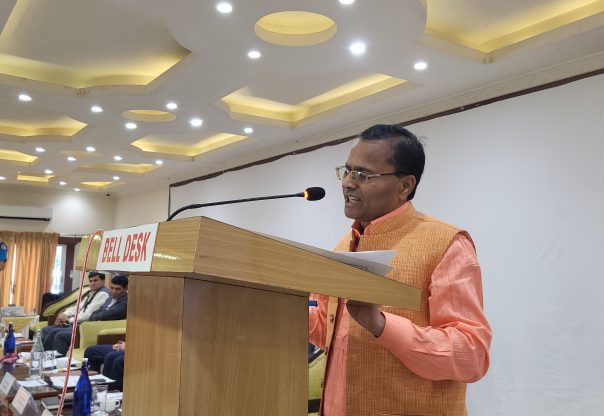 मधेश प्रदेशमा कार्यरत प्रहरीको सेवा सुविधाका लागि सरकार प्रतिवद्ध : गृहमन्त्री महतो मधेश प्रदेशमा कार्यरत प्रहरीको सेवा सुविधाका लागि सरकार प्रतिवद्ध : गृहमन्त्री महतो
