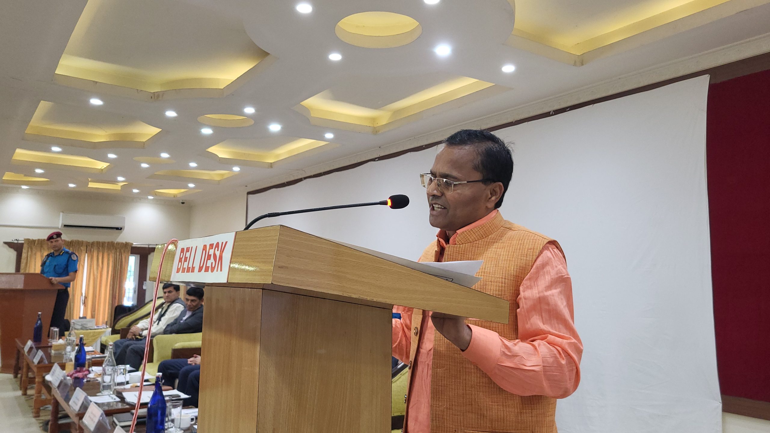 मधेश प्रदेशमा कार्यरत प्रहरीको सेवा सुविधाका लागि सरकार प्रतिवद्ध : गृहमन्त्री महतो