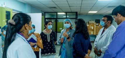 औषधी अभाव तत्काल हटाउन र कम्पनीहरूको नियमन गर्न स्वास्थ्य मन्त्रीको निर्देशन