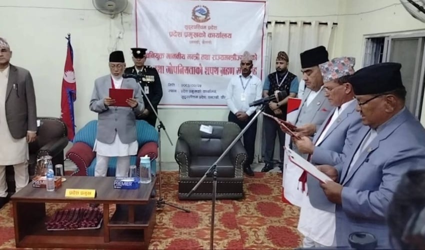 सुदूरपश्चिममा मन्त्रीपरिषद् पुनर्गठन, कांग्रेसका तीन मन्त्री र दुई राज्यमन्त्रीले लिए शपथ