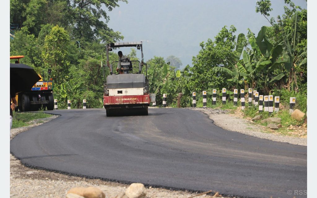 घोराहीमा नौ वर्षमा १९८ किलोमिटर सडक कालोपत्र