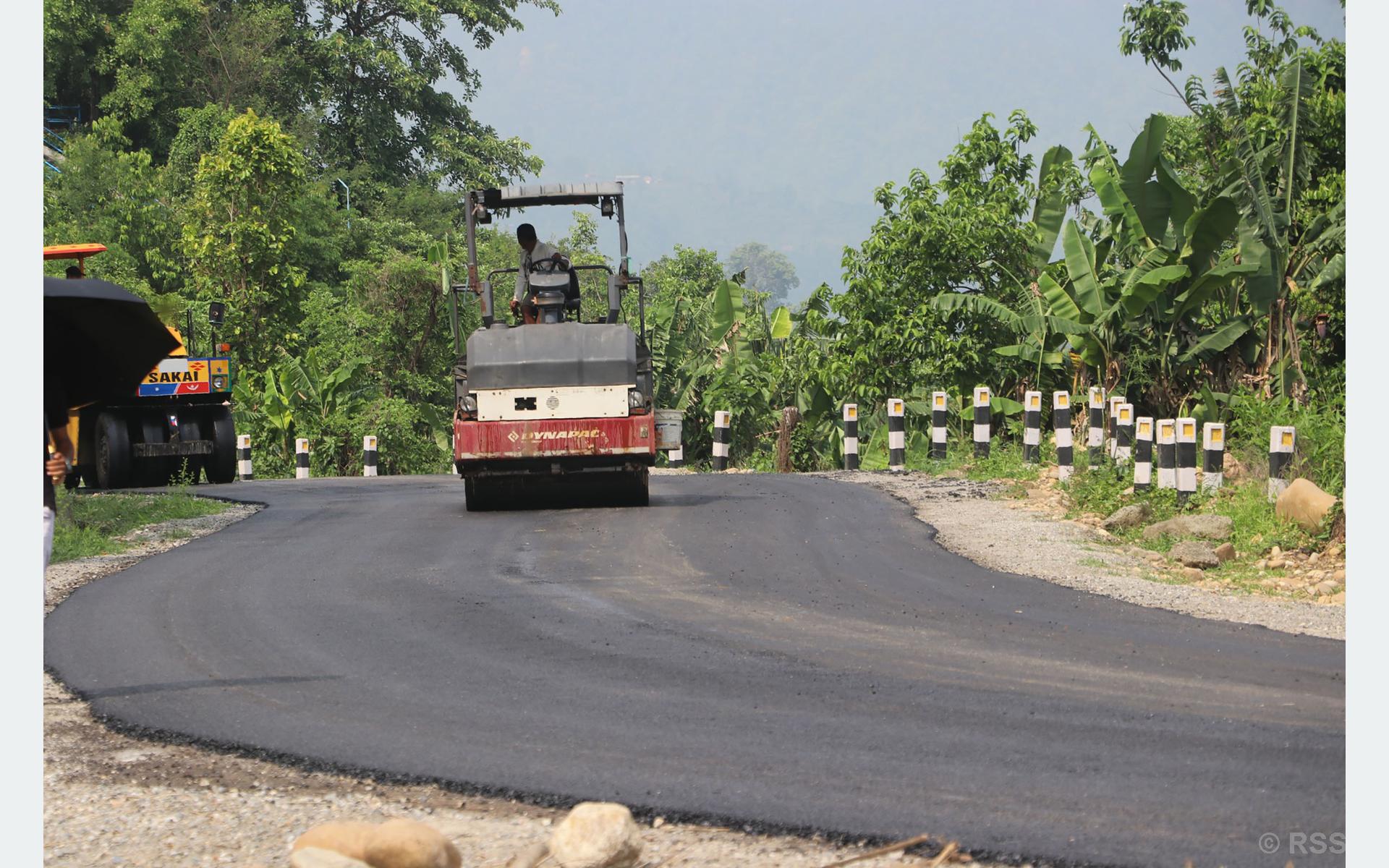 घोराहीमा नौ वर्षमा १९८ किलोमिटर सडक कालोपत्र
