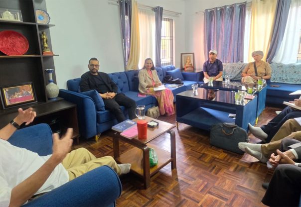संविधान संशोधन बहसपत्र तयारी कार्यदलद्वारा पूर्वप्रधानमन्त्री भट्टराईसँग छलफल संविधान संशोधन बहसपत्र तयारी कार्यदलद्वारा पूर्वप्रधानमन्त्री भट्टराईसँग छलफल