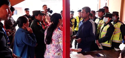 सरकारले अव्यवस्थित ढंगमै छोडे फेरि पुरानै ठाउँमा छाप्रो हाल्ने सुकुम्बासीहरूकाे चेतावनी