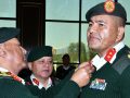 प्रधानसेनापतिद्वारा  दर्ज्यानी  चिह्न प्रदान