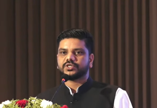 वैदेशिक रोजगार समस्या समाधान गर्न ऐन संशोधनको तयारी : मन्त्री यादव