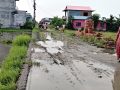 वर्षामा सडकको सास्ती, स्थानीयले गरे सडकमै रोपाईं वर्षामा सडकको सास्ती, स्थानीयले गरे सडकमै रोपाईं