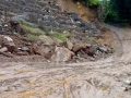 मेची राजमार्गको राजदुवाली खण्ड भासियो, यातायात अवरुद्ध