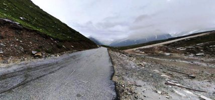 मार्ग खुलेको ५४ वर्षसम्म सडक स्तरोन्नति हुन नसक्दा यात्रु कष्टपूर्ण यात्रा गर्न बाध्य