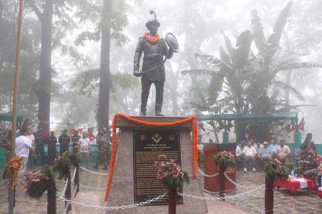सोमेश्वरगढीमा प्रधानसेनापति अभिमानसिंहको शालिक अनावरण