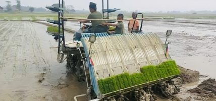 आधुनिक प्रविधिको प्रयोगबाट कृषि क्रान्ति गर्दै किसान