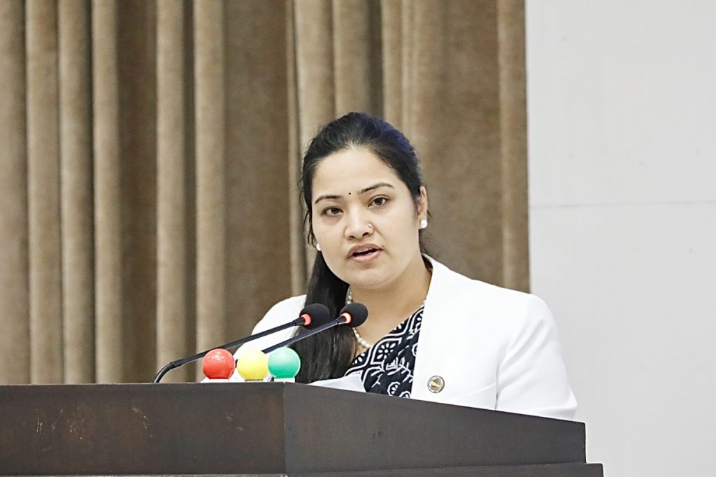भूमिहीन  र सुकुमवासीलाई लालपुर्जा वितरण जारी रहन्छ  : मन्त्री रावल