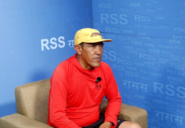 हिमालमा हिउँ पग्लिनुको प्रमुख कारण आरोहीका गतिविधि मात्रै हैनन् : आरोही पासाङ दावा शेर्पा हिमालमा हिउँ पग्लिनुको प्रमुख कारण आरोहीका गतिविधि मात्रै हैनन् : आरोही पासाङ दावा शेर्पा
