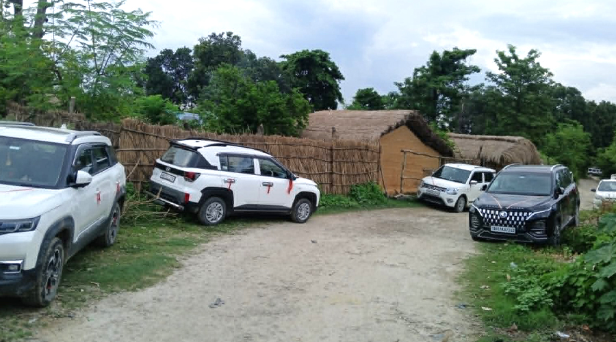 माथिको आदेश’ भन्दै भारतीय सवारीसाधन ठोरी प्रवेशमा रोक, पर्यटन ब्यवसाय ठप्प