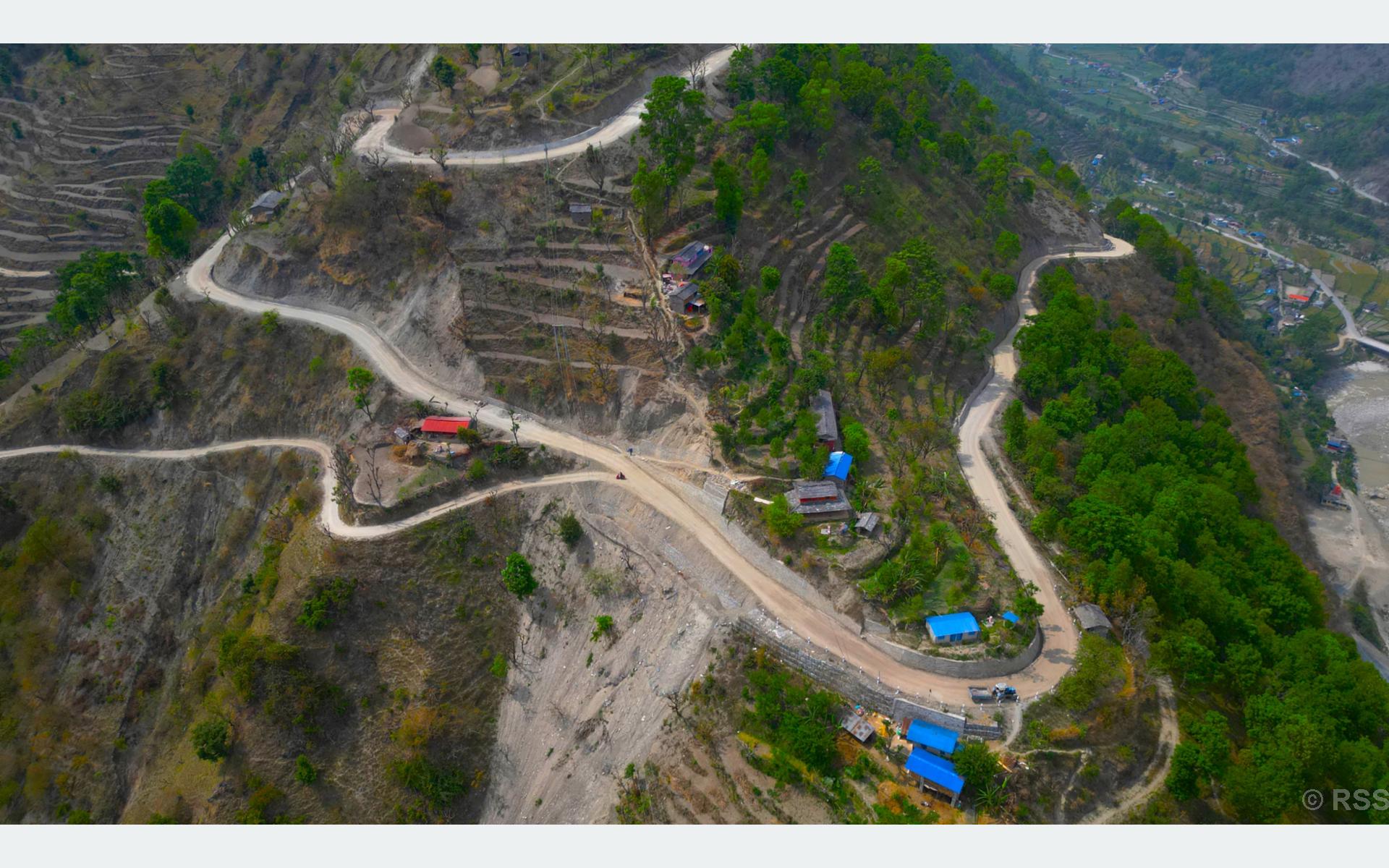 ठेक्का सम्झौता भएको पाँच वर्षपछि सडक स्तरोन्नति