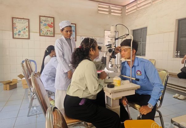 अध्यारोबाट उज्यालो पाउँदा . अध्यारोबाट उज्यालो पाउँदा .