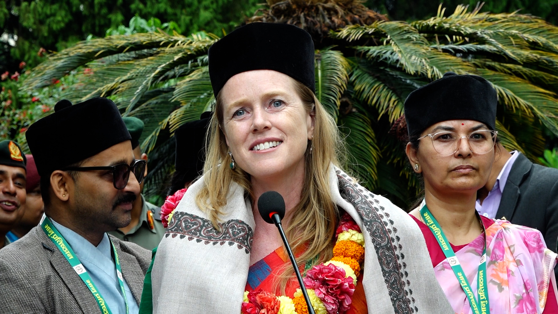 अमेरिकी नागरिक डा.आनाले नेपाली श्लोक वाचन गर्दा… (भिडियो सहित)