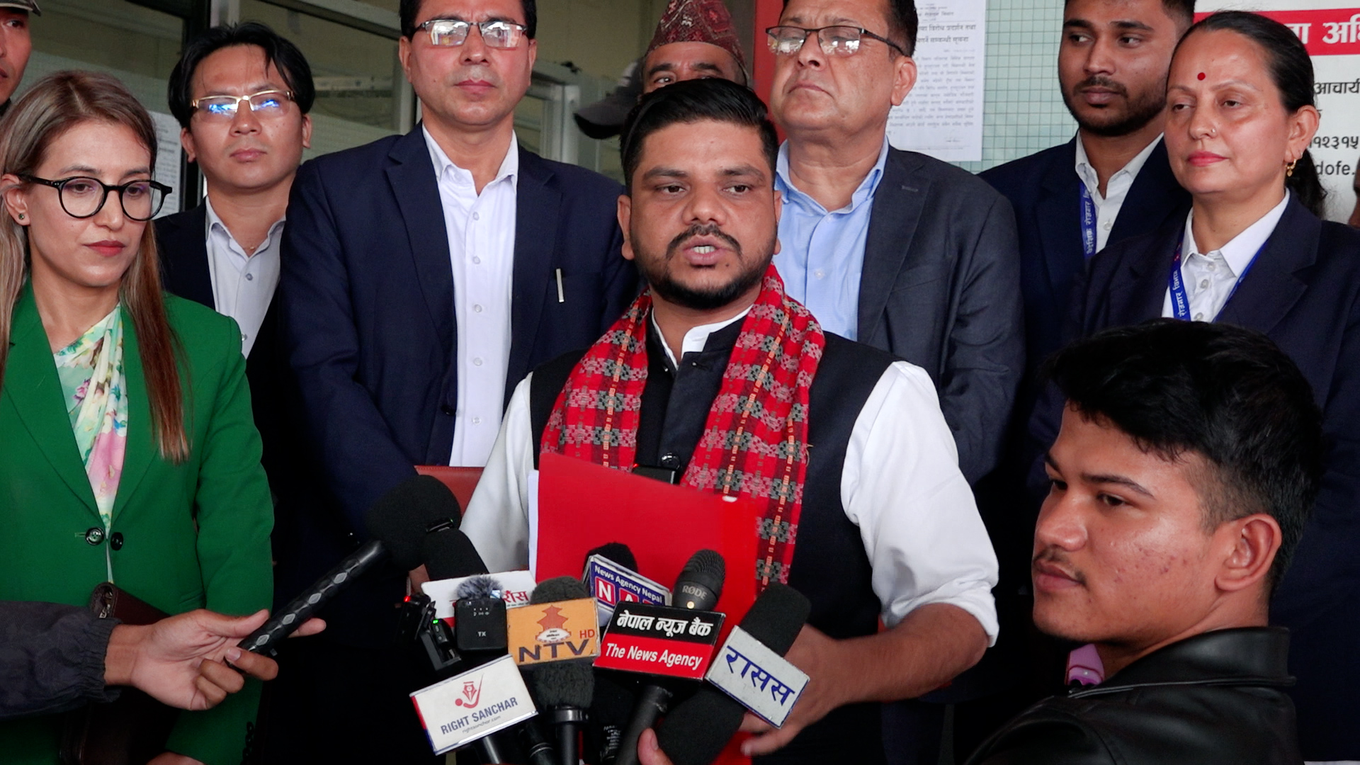 वैदेशिक रोजगारका नाममा ठग्नेहरु जुनसुकैबेला कारवाहीमा पर्नेछन् : मन्त्री यादव (भिडियो सहित)