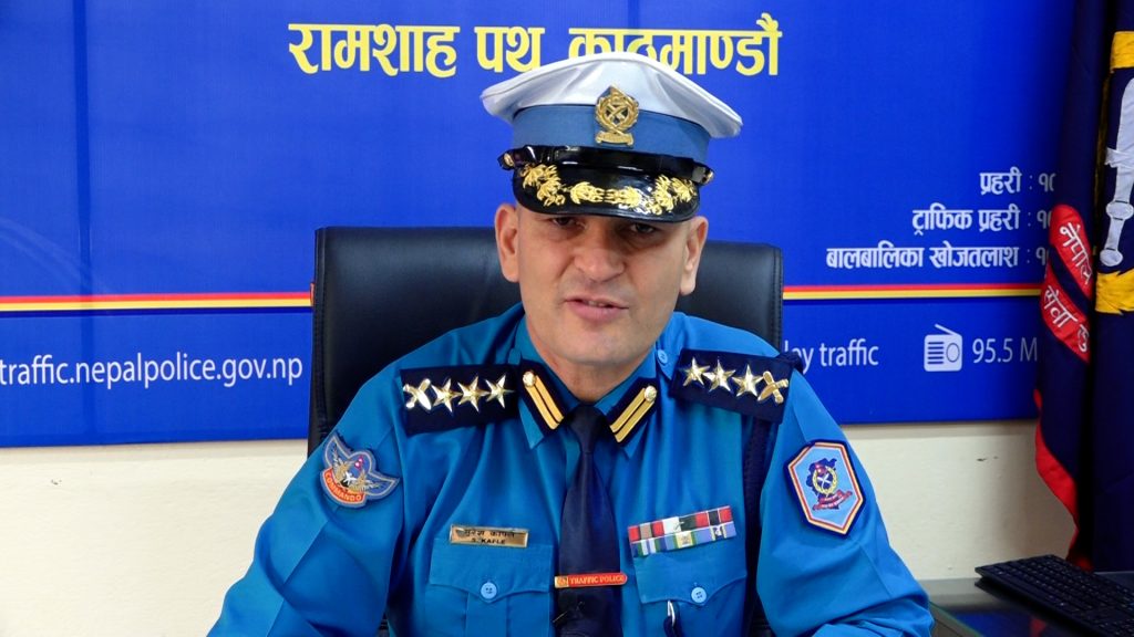 प्रविधिको प्रयोग बढाउँदै काठमाडौंमा ‘फेसलेस ट्राफिकिङ’, सीसीटिभीबाटै ५० प्रतिशतसम्म कारबाही (भिडियो सहित)