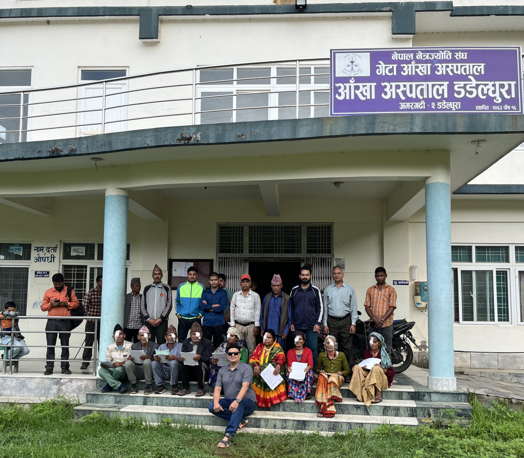 सांग्रिला डेभलपमेन्ट बैंकको सहयोगमा दार्चुलाका ९ जनाको मोतियाविन्दुको निःशुल्क शल्यक्रिया