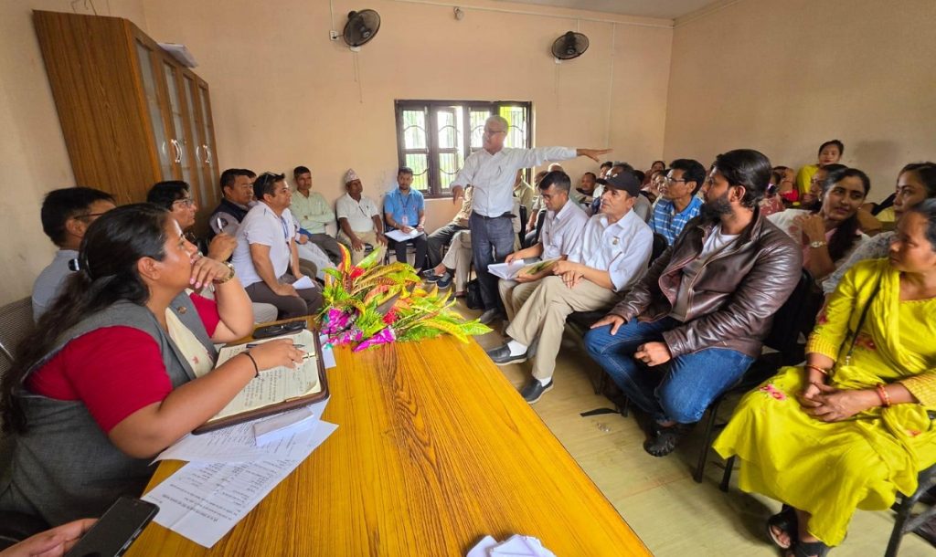 बजारमा कृत्रिम अभाव सृजना गरेको देखिए तत्काल खबर गर्न अनुरोध