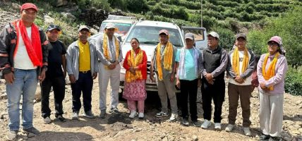 हुम्लाको स्याँडामा गाडी