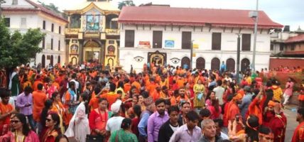 पशुपतिनाथलगायत देशभरका शिवालयमा भक्तजनको लर्को