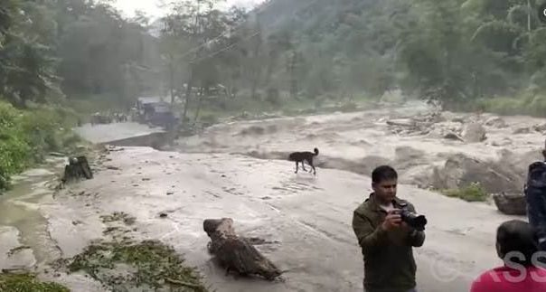 बाढीले निर्माणाधीन माथिल्लो मोदी ‘ए’ जलविद्युत् आयोजनामा क्षति बाढीले निर्माणाधीन माथिल्लो मोदी ‘ए’ जलविद्युत् आयोजनामा क्षति