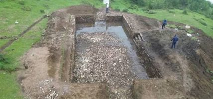 वन्यजन्तुका लागि भुल्के छोक्ला सामुदायिक वनमा पोखरी निर्माण
