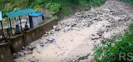 बाढीले क्षति पु–याएपछि रेलेखोला जलविद्युत् आयोजना बन्द