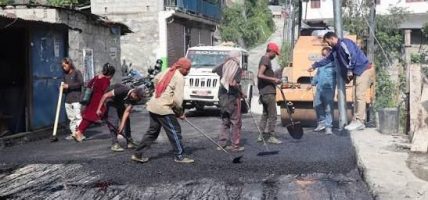 दरवाङमा सडक पुगेको १९ वर्षपछि कालोपत्र