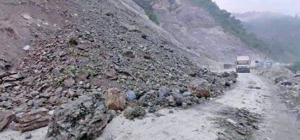 अवरुद्ध नारायणगढ–मुग्लिन सडक सञ्चालनमा