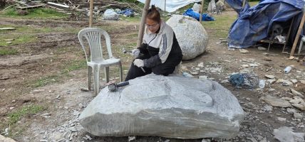 इन्दिराको मूर्तिकारिताको माग उच्च