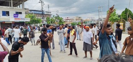 सिरहाको गोलबजार क्षेत्रमा अनिश्चितकालीन कर्फ्यु आदेश जारी