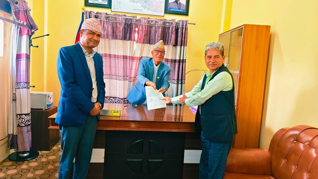 कर्णालीको मुख्यमन्त्रीमा एमालेको समर्थनमा नेकपाका शाहीले गरे दावी पेस