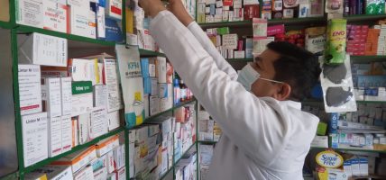 बाँकेको ग्रामिण क्षेत्रका औषधि पसलको अनुगमन