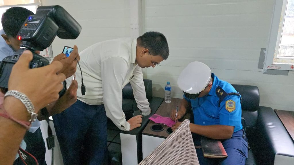 मुख्यमन्त्री शाह ट्राफिक प्रहरीको कारवाहीमा, निवासमै पुगेर ट्राफिकले काट्यो चिट