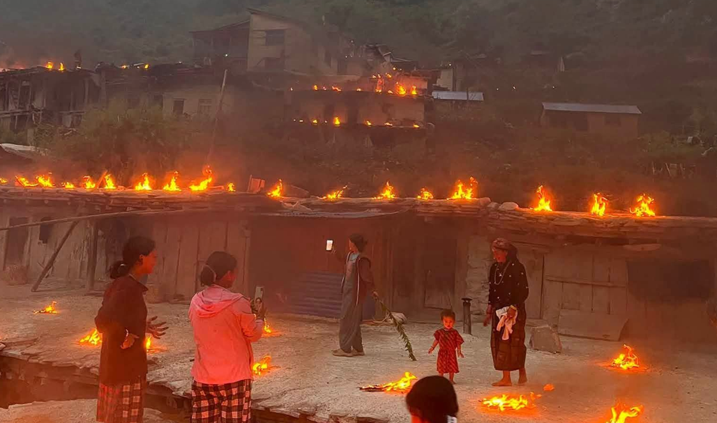 साउने सङ्क्रान्ति : कर्णालीभर झराको राँको बाल्ने परम्परा अझै जीवितै