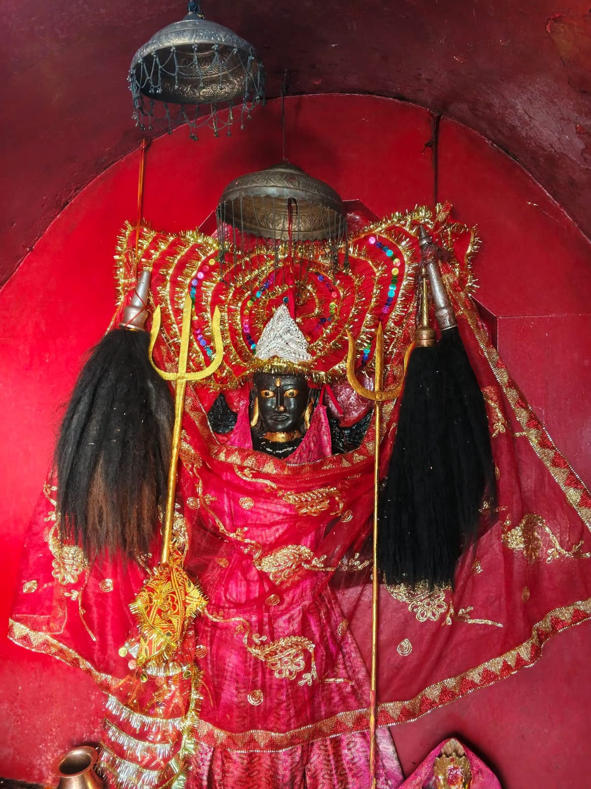 विश्वप्रसिद्ध गढीमाई मन्दिरमा चोरी : चाँदीको मुकुट र सुनका गहनासहित ४ थान बहुमूल्य सामग्री गायब