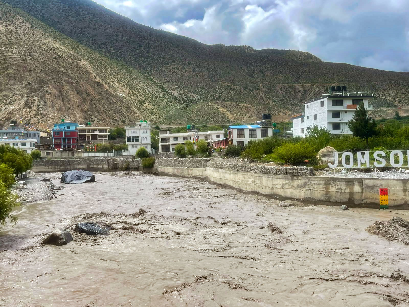 विश्वकै ठूलो शालिग्राममा कालीगण्डकीको बहाव, पर्यटकहरु आकर्षित