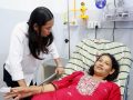 राधिकाको जीवन बचाउन मानवीय पहल, निःशुल्क उपचारका लागि केएमसीमा भर्ना