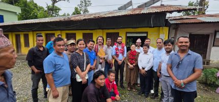 शिक्षामन्त्रीद्वारा पूर्वी चितवनको चेपाङ बस्तीस्थित विद्यालय अनुगमन