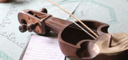 सारङ्गीको धुनसँगै पुर्ख्यौली पेसा जोगाउँदै यमबहादुर गन्धर्व