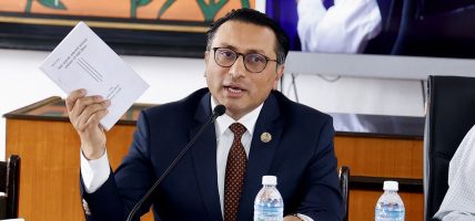 प्रवासी नेपालीलाई मातृभूमिको विकासका निम्ति लगानी गर्न अर्थमन्त्रीको आग्रह