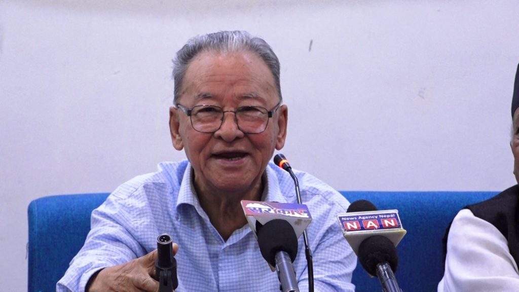 नेपाल दुई होइन, तीन ढुङ्गाबीचको तरुल भयो : परराष्ट्रविद् श्रेष्ठ 