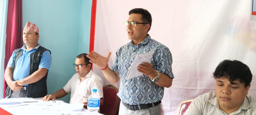 सरकारको ध्यान बाढी पीडितको उद्धारमा गएन, कसरी मिलाएर फोटो खिच्ने भन्नेमा ध्यान : माधव ढुङ्गेल 