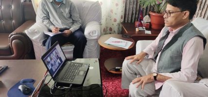 मुख्यमन्त्री भट्टद्धारा स्थानीय तहका प्रमुखसँग भिडियो कन्फेरेन्समार्फत छलफल