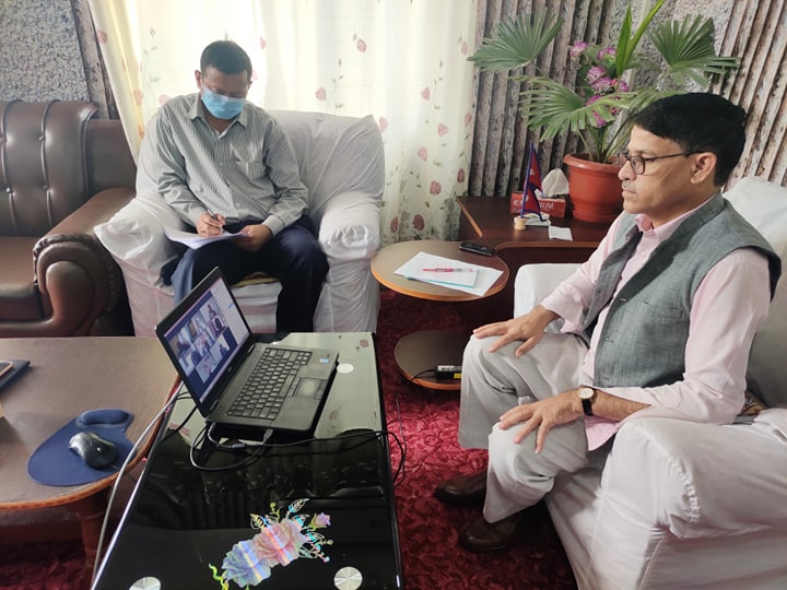 मुख्यमन्त्री भट्टद्धारा स्थानीय तहका प्रमुखसँग भिडियो कन्फेरेन्समार्फत छलफल