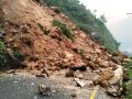 पहिरोले पोखरा-सिक्लेस सडक अवरुद्ध पहिरोले पोखरा-सिक्लेस सडक अवरुद्ध