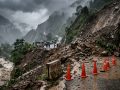 वर्षाजन्य विपद्ः विभिन्न सडकमा यातायात अवरुद्ध वर्षाजन्य विपद्ः विभिन्न सडकमा यातायात अवरुद्ध
